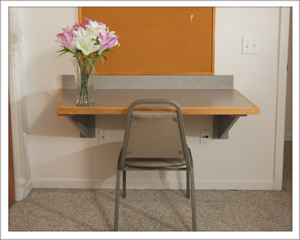 150 Tompkins St. Apartment 2B Student Desk